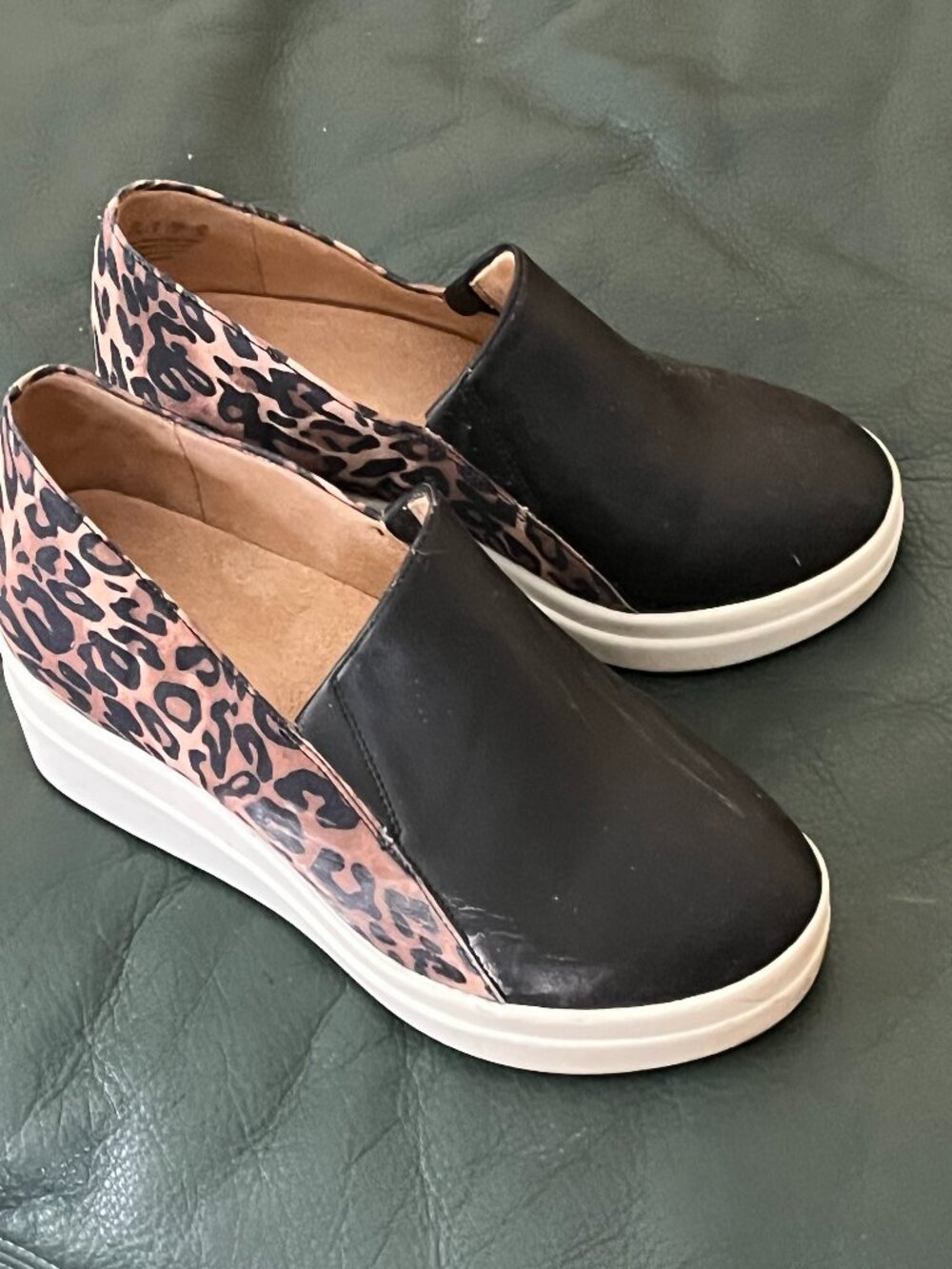 Naturalizer flats